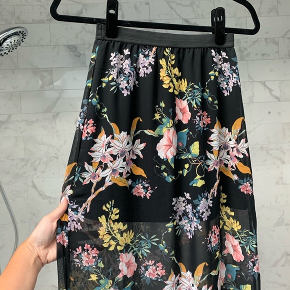 Size 4 Floral Sheer Skirt Maxi Mini Style - Picture 3 of 7